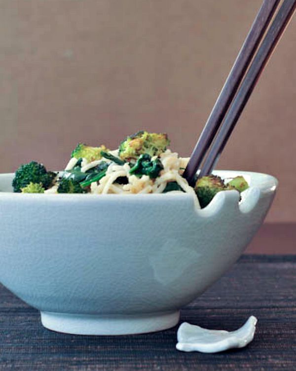Gingered Sesame Coconut Udon with Roasted Broccoli @spabettie