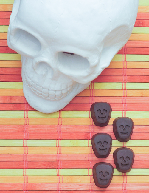 Double Chocolate Truffle Skulls @spabettie #vegan #glutenfree #Halloween #chocolate