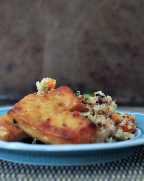 Whiskey Garlic Tofu Over Veggie Quinoa @spabettie #vegan #glutenfree