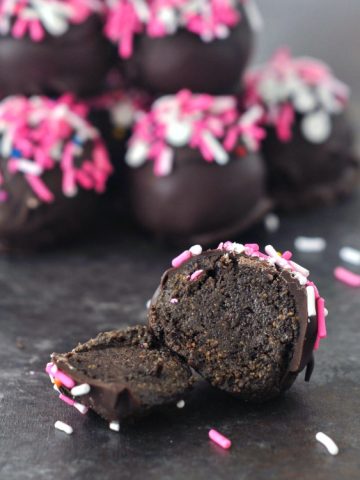 Chocolate Covered Oreo Cashew Truffles @spabettie