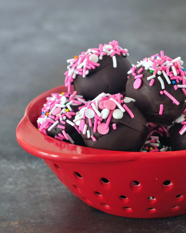 Chocolate Covered Oreo Cashew Truffles in a bowl
