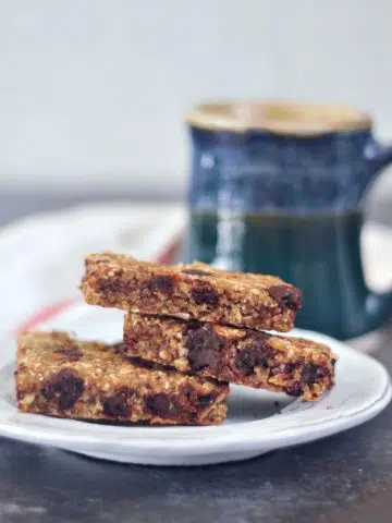 Easy Vanilla Chip Buckwheat Bars @spabettie #vegan #glutenfree