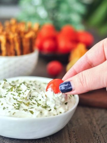 Garlic Herb Vegan Cheese Spread @spabettie #vegan #oilfree #glutenfree #cheese #gameday #holiday