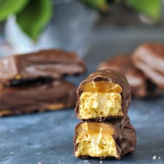 Vegan Caramel Twix Cookie Bars @spabettie #vegan #glutenfree #dessert #cookies