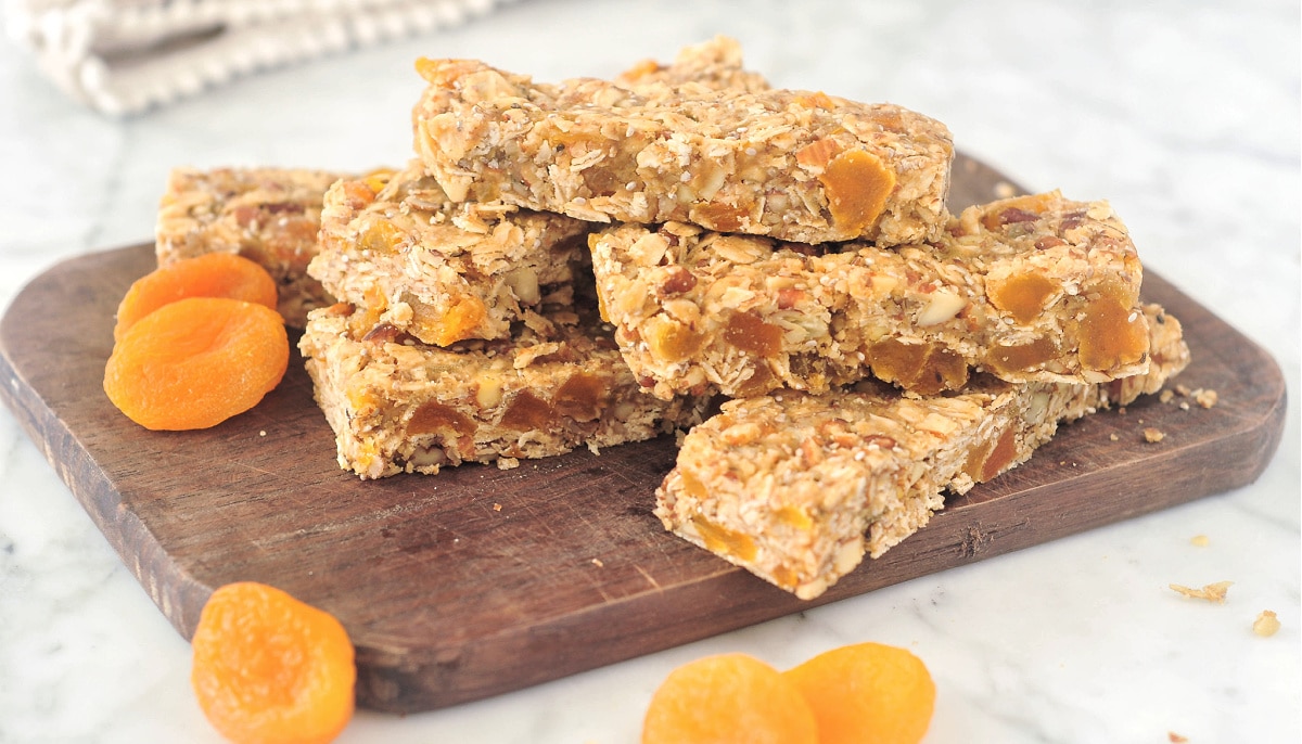 Apricot Almond Granola Bars